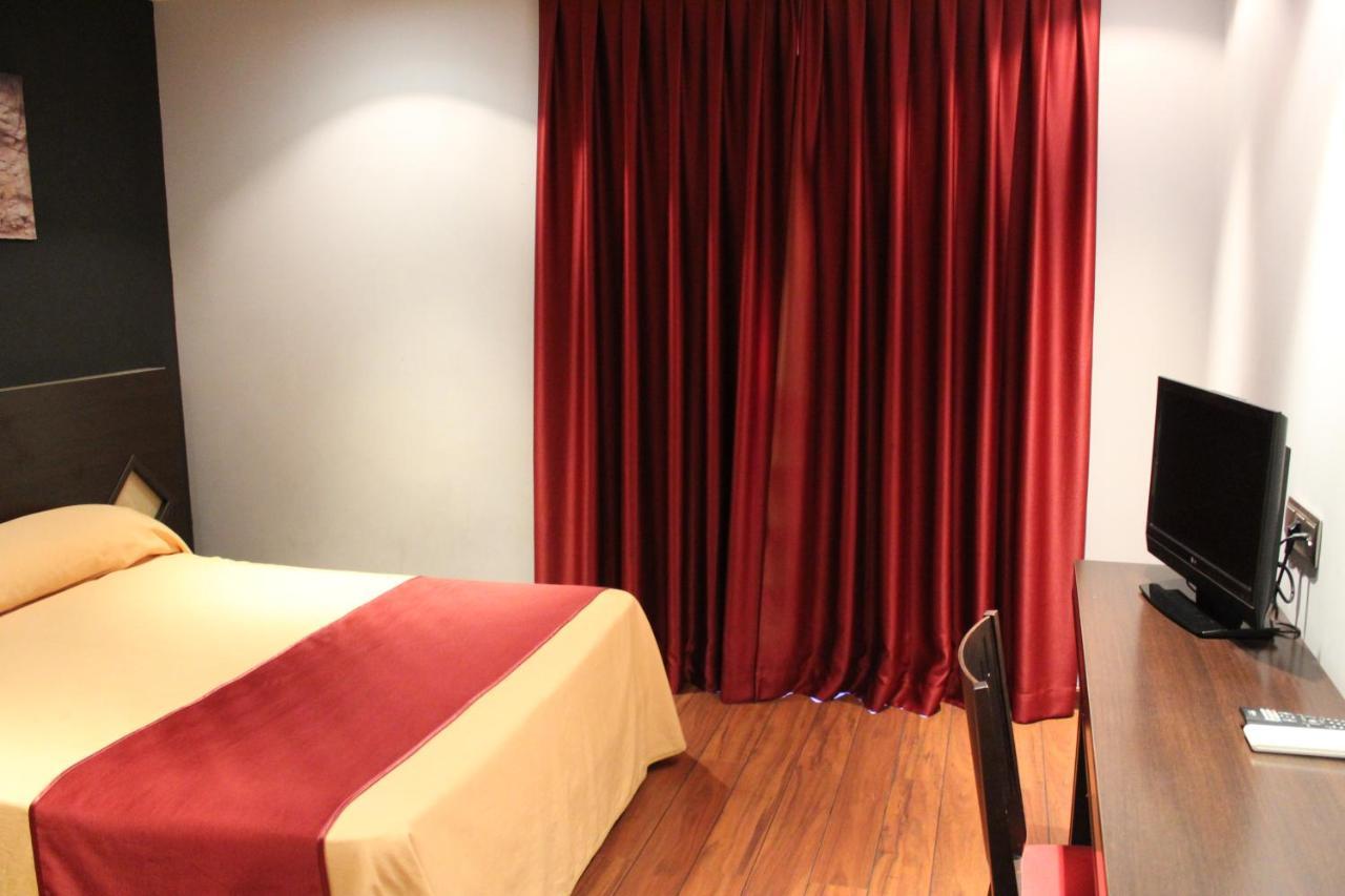 Hostal Royal Almorox エクステリア 写真